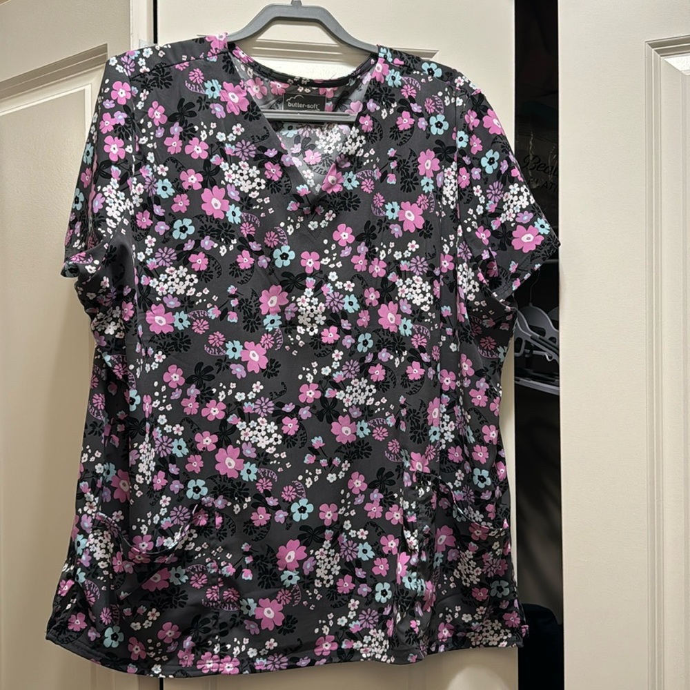 Soft stretch scrub top